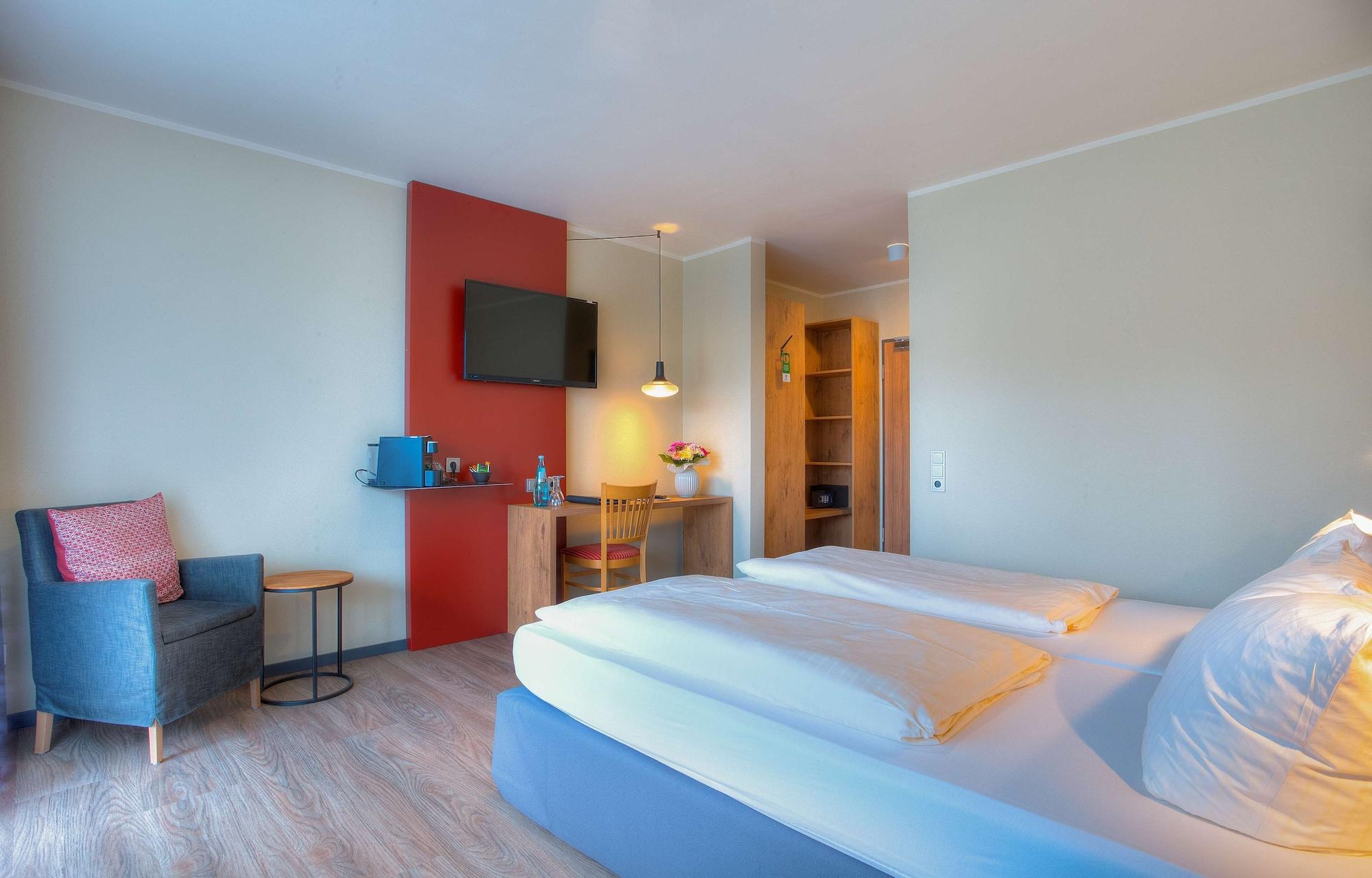 Best Western Hotel Brunnenhof Weibersbrunn Bagian luar foto