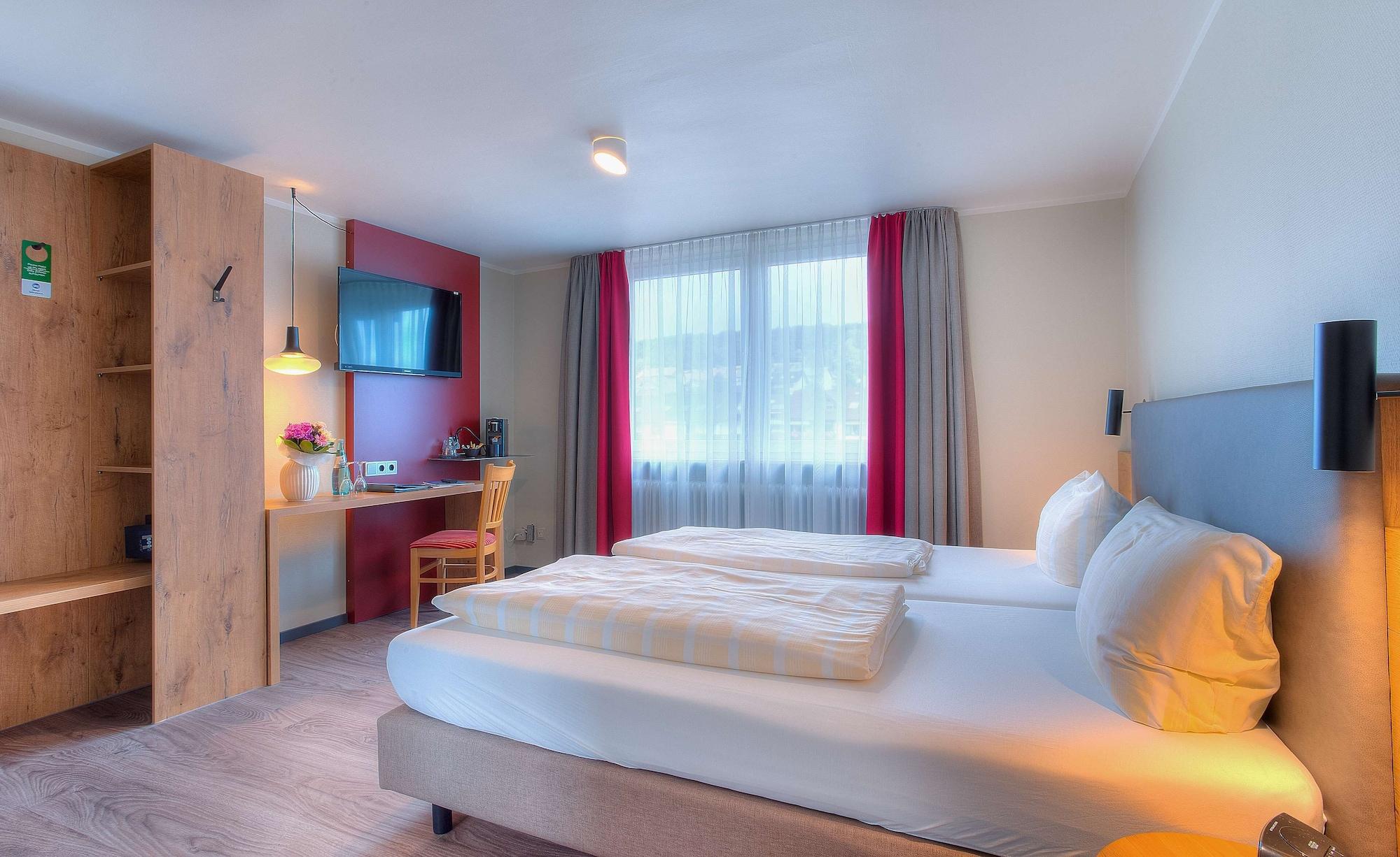 Best Western Hotel Brunnenhof Weibersbrunn Bagian luar foto