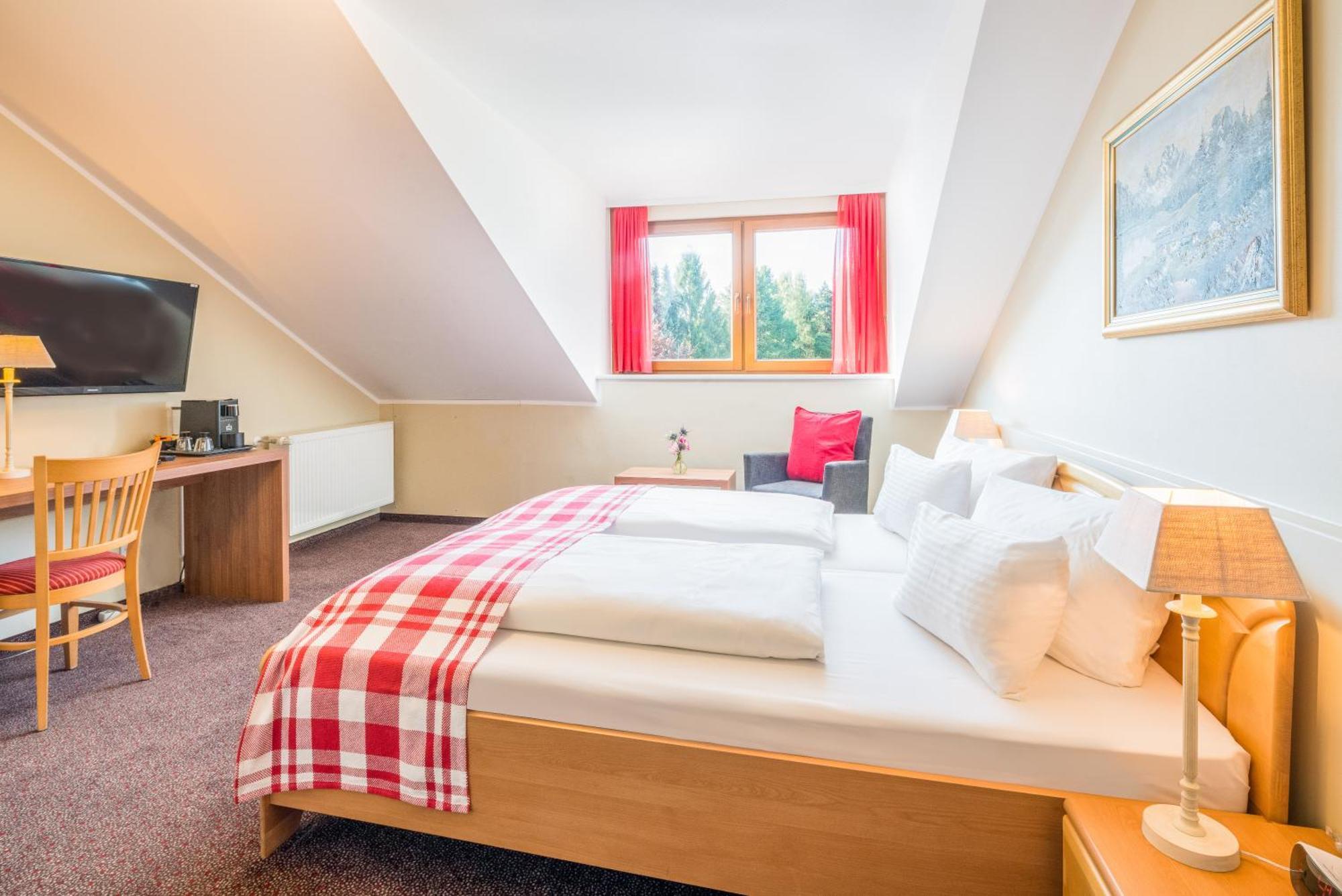 Best Western Hotel Brunnenhof Weibersbrunn Bagian luar foto