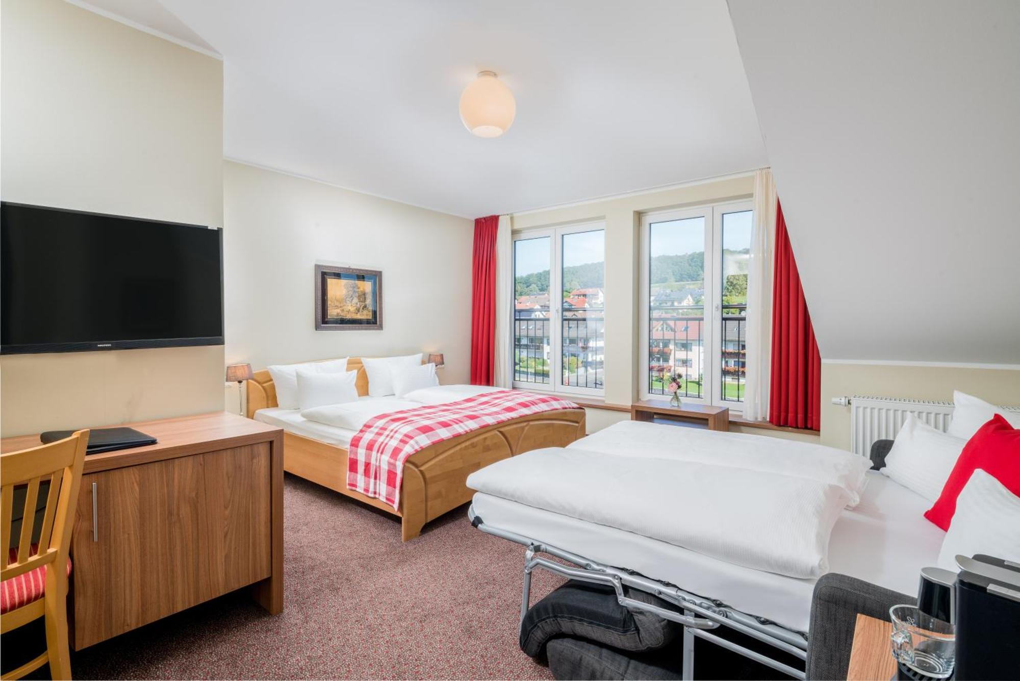 Best Western Hotel Brunnenhof Weibersbrunn Bagian luar foto