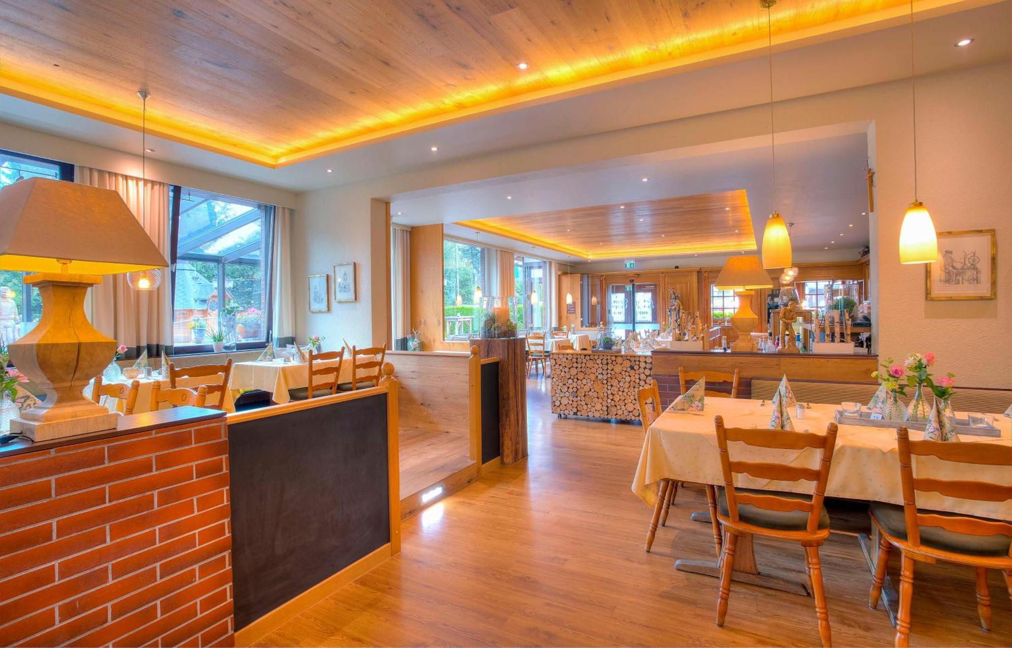 Best Western Hotel Brunnenhof Weibersbrunn Bagian luar foto