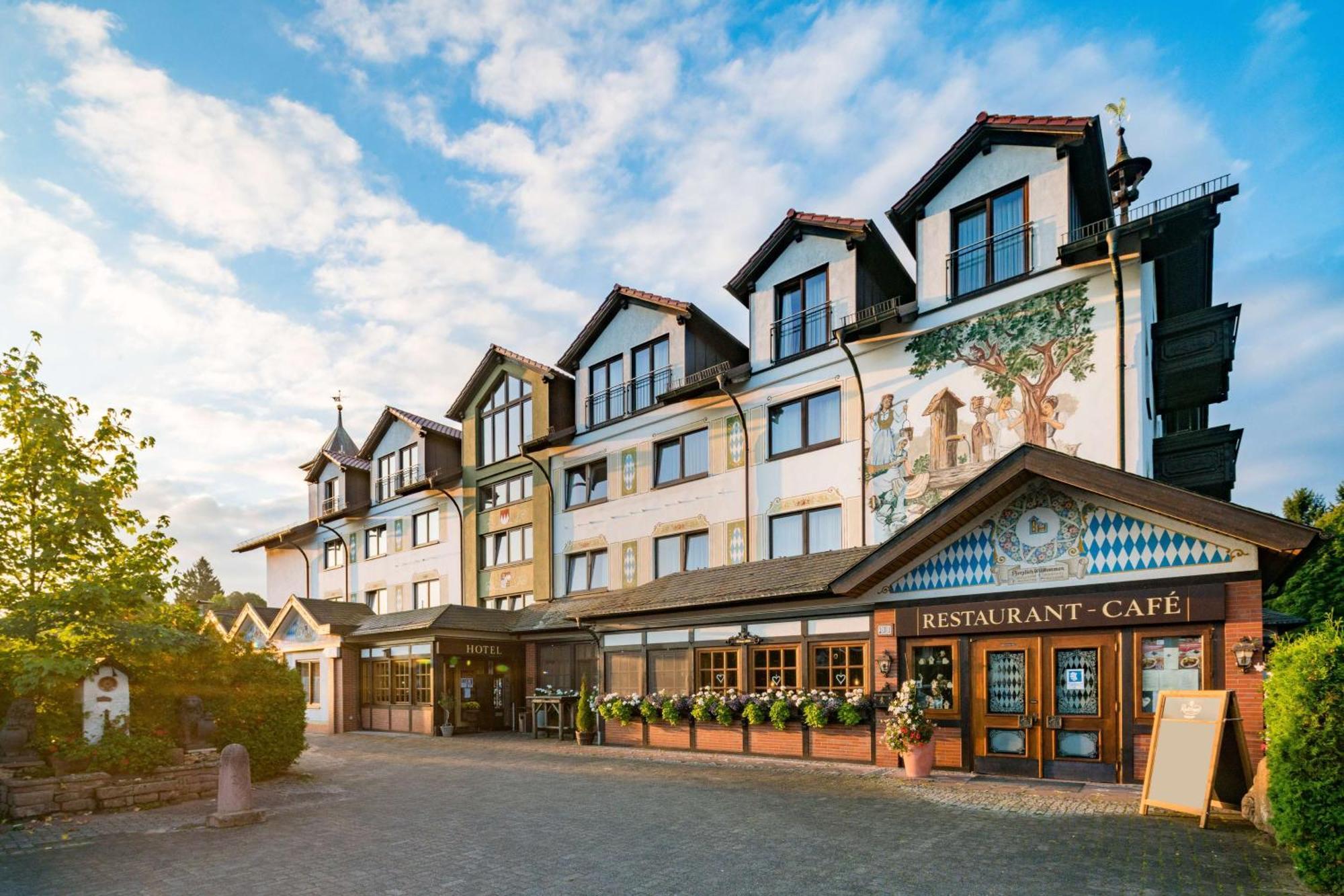Best Western Hotel Brunnenhof Weibersbrunn Bagian luar foto