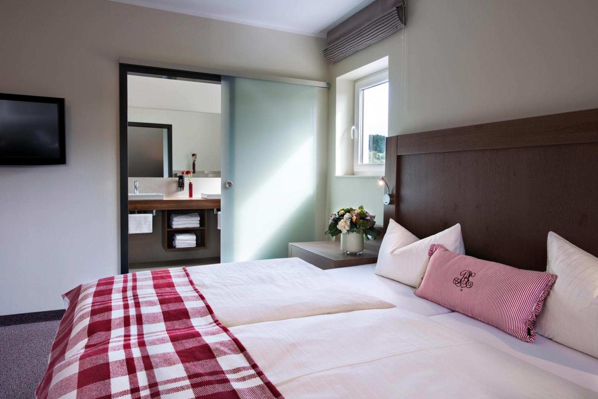 Best Western Hotel Brunnenhof Weibersbrunn Bagian luar foto
