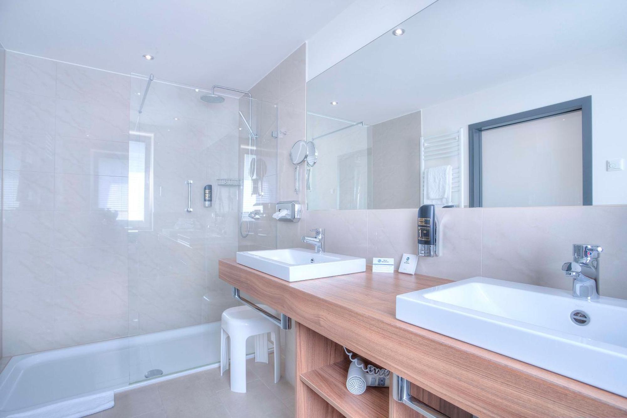 Best Western Hotel Brunnenhof Weibersbrunn Bagian luar foto