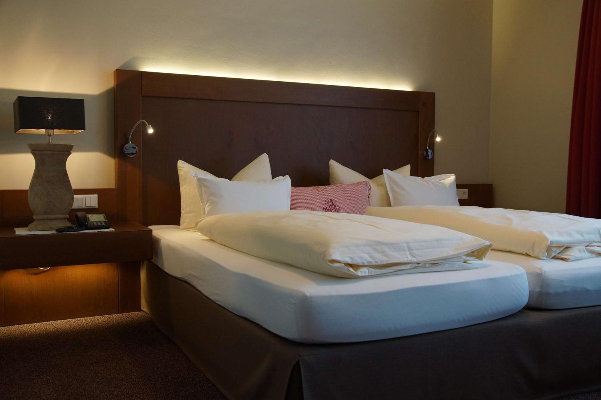 Best Western Hotel Brunnenhof Weibersbrunn Bagian luar foto
