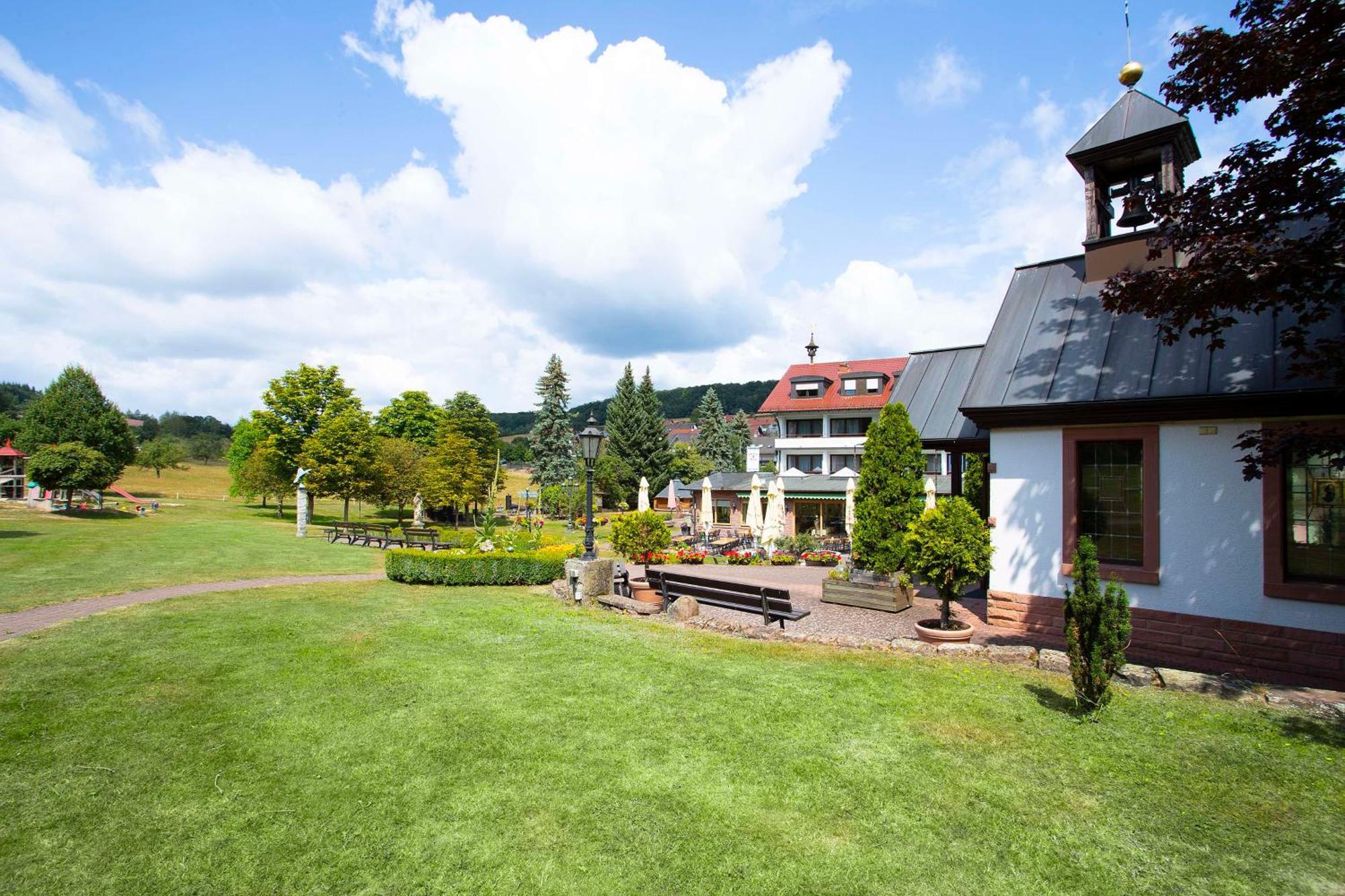 Best Western Hotel Brunnenhof Weibersbrunn Bagian luar foto