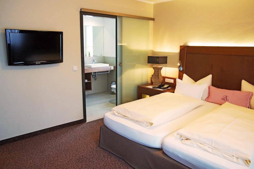 Best Western Hotel Brunnenhof Weibersbrunn Bagian luar foto